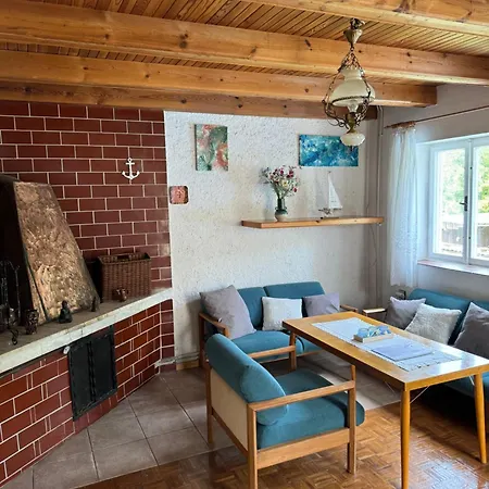 Chalupa U Lipna S Lodi A Zahradnim Grilem Vakantiehuis *