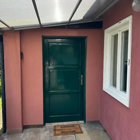 Chalupa U Lipna S Lodi A Zahradnim Grilem *