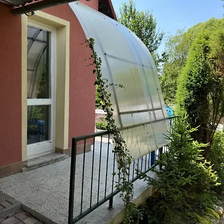 Chalupa U Lipna S Lodi A Zahradnim Grilem *