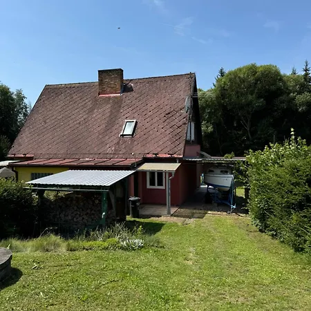 Chalupa U Lipna S Lodi A Zahradnim Grilem * Hurka