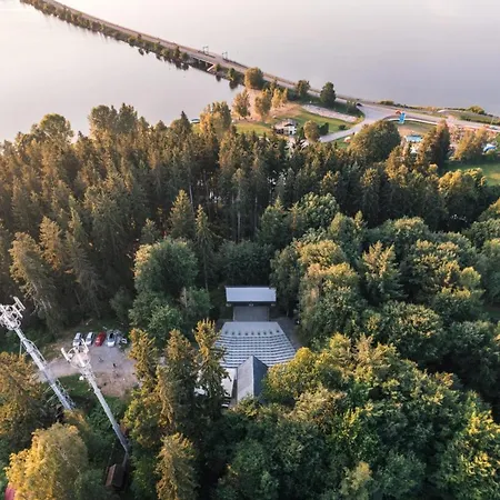 Vakantiehuis Chalupa U Lipna S Lodi A Zahradnim Grilem Hurka